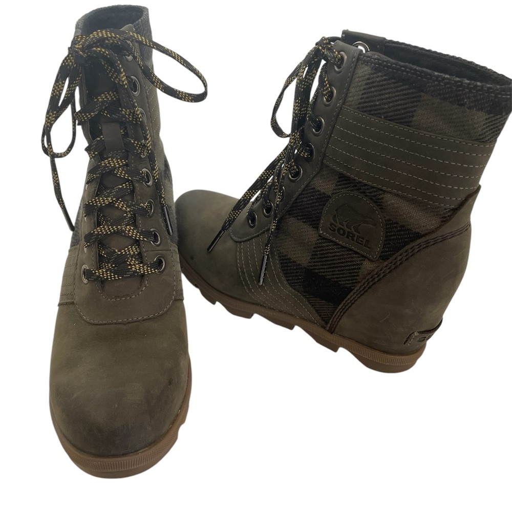 Sorel Women's Lace Up Boots - Brown and Black